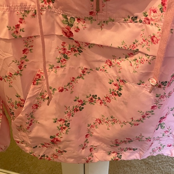 NWOT “Feeling Rosie” Windbreaker size small - Picture 5 of 11